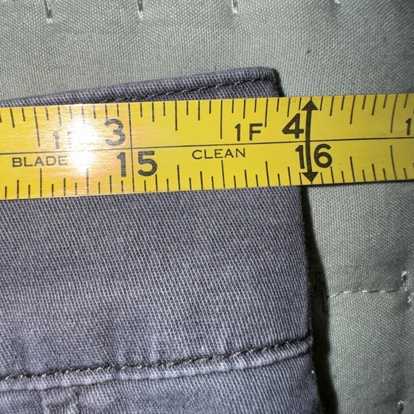 Vince women’s Gray Chino Pants. Size 4. GUC - Picture 6 of 11